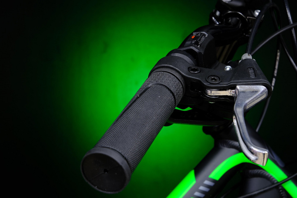 Lorak MAX 190 Матовый Чёрный/Зелёный 19р (на рост 171-182)