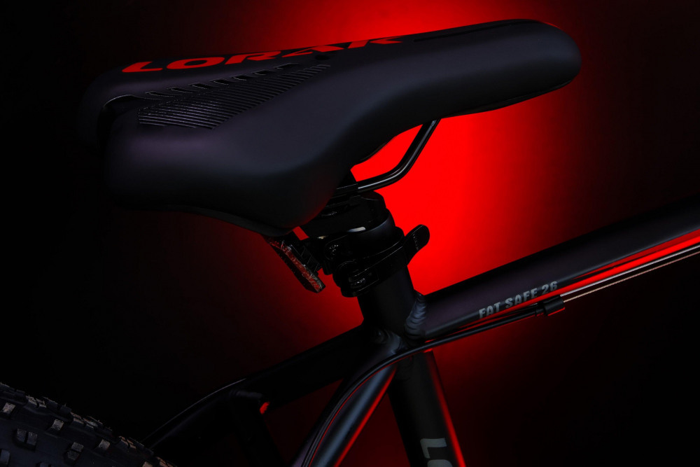 LORAK FAT Safe 26 Матовый Чёрный/Красный рама 21 (на рост 183-190)